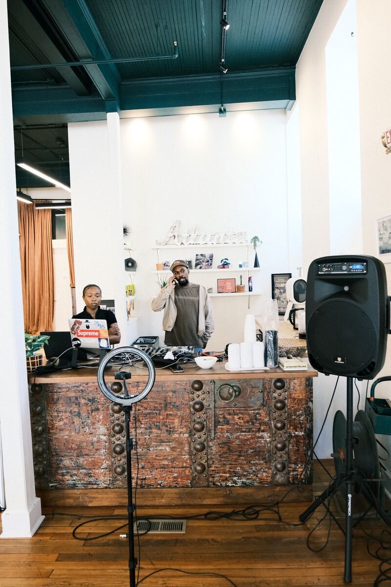 Slow Mornings at Terminus Hub, photograph 29 of 31